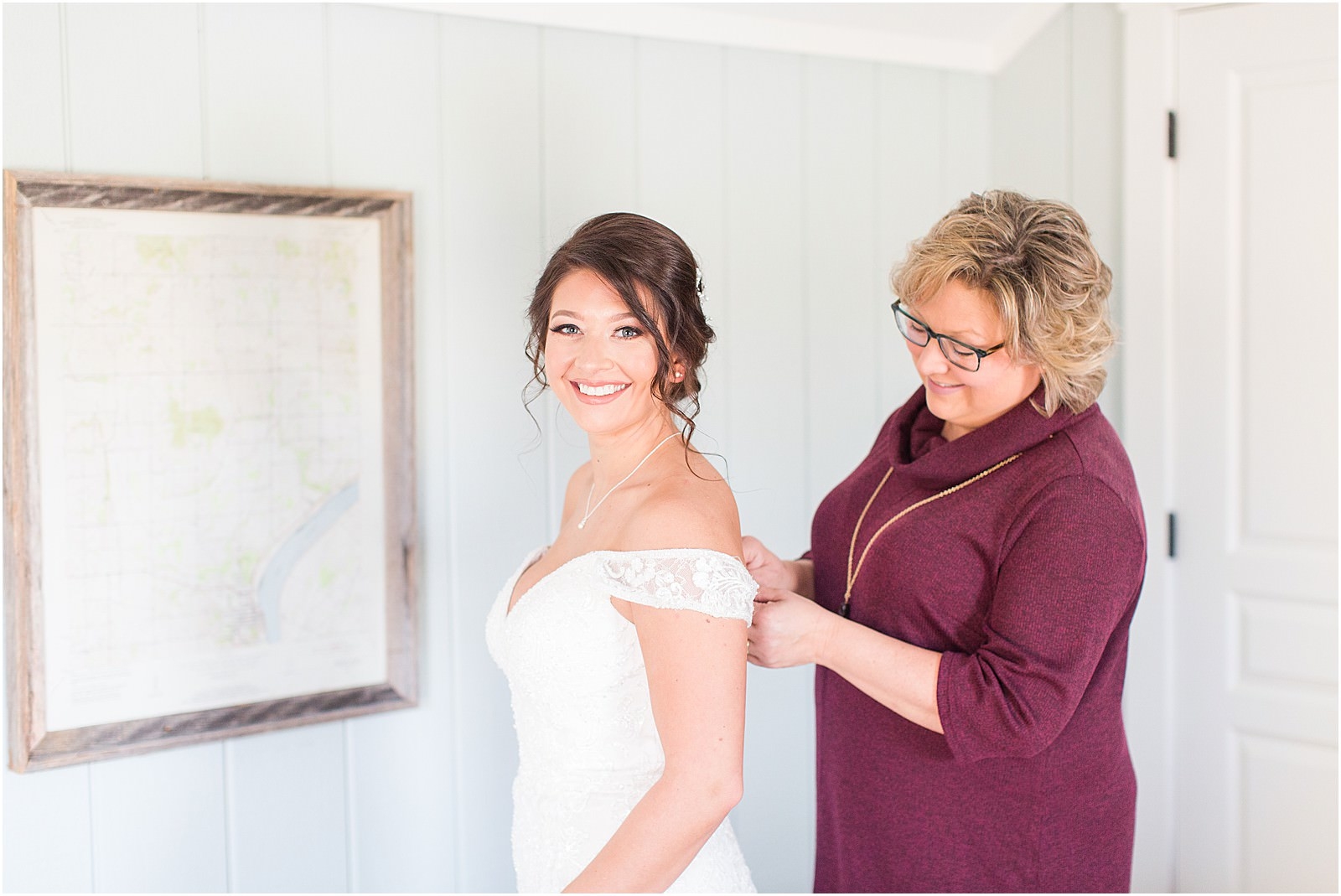 Walker and Alyssa's intimate fall wedding in Southern Indiana. | Wedding Photography | The Corner House Wedding | Southern Indiana Wedding | #fallwedding #intimatewedding | 008.jpg