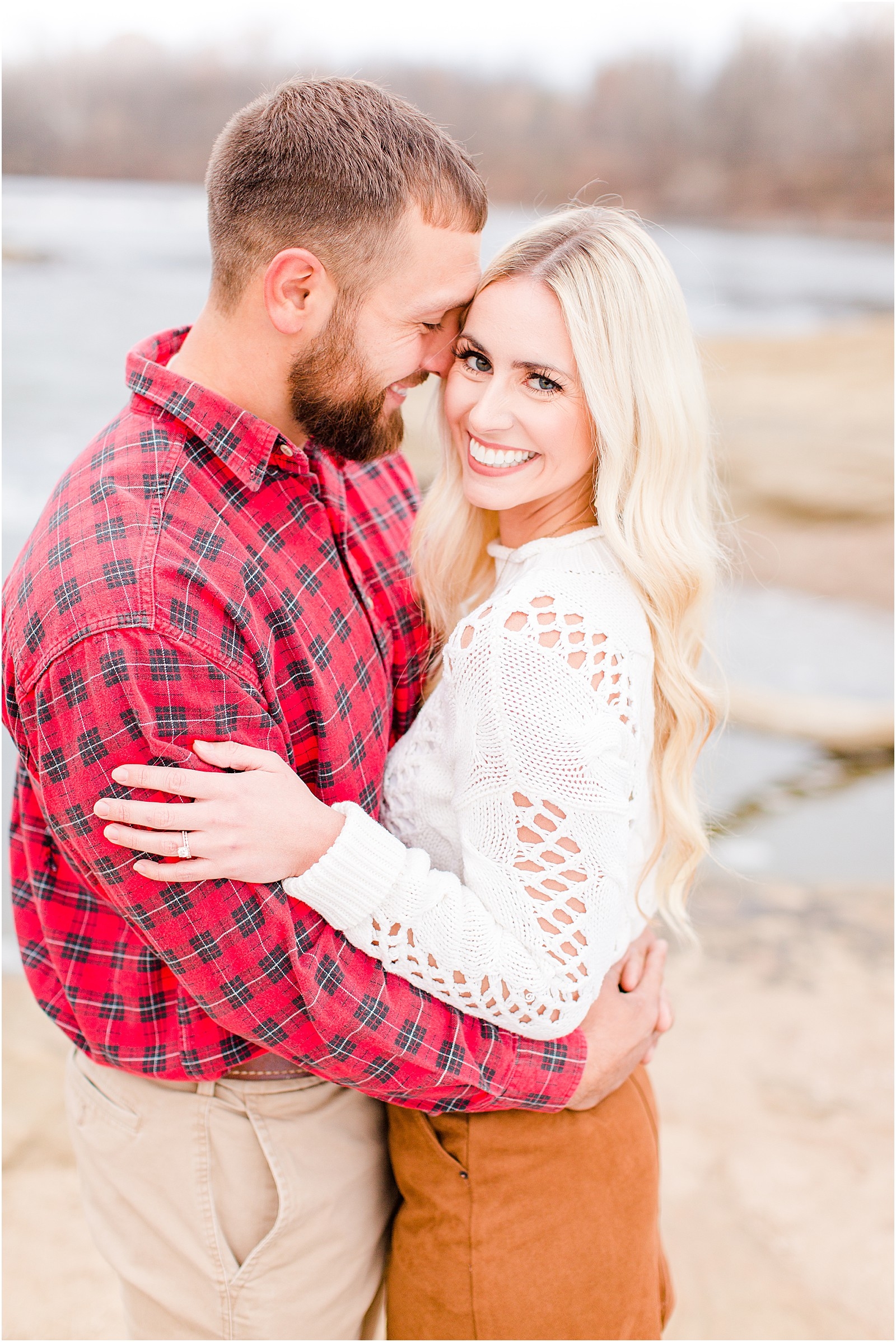 An sweet and snuggly fall anniversary session in Loogootee, Indiana. | #anniversarysession #fallsession #southernindianawedding | 001.jpg