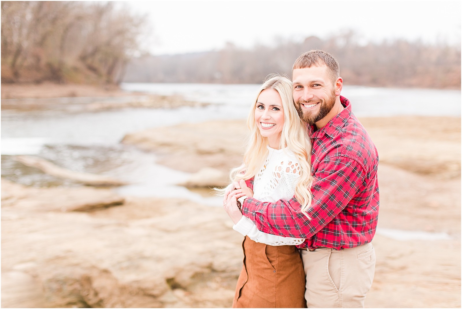 An sweet and snuggly fall anniversary session in Loogootee, Indiana. | #anniversarysession #fallsession #southernindianawedding | 006.jpg