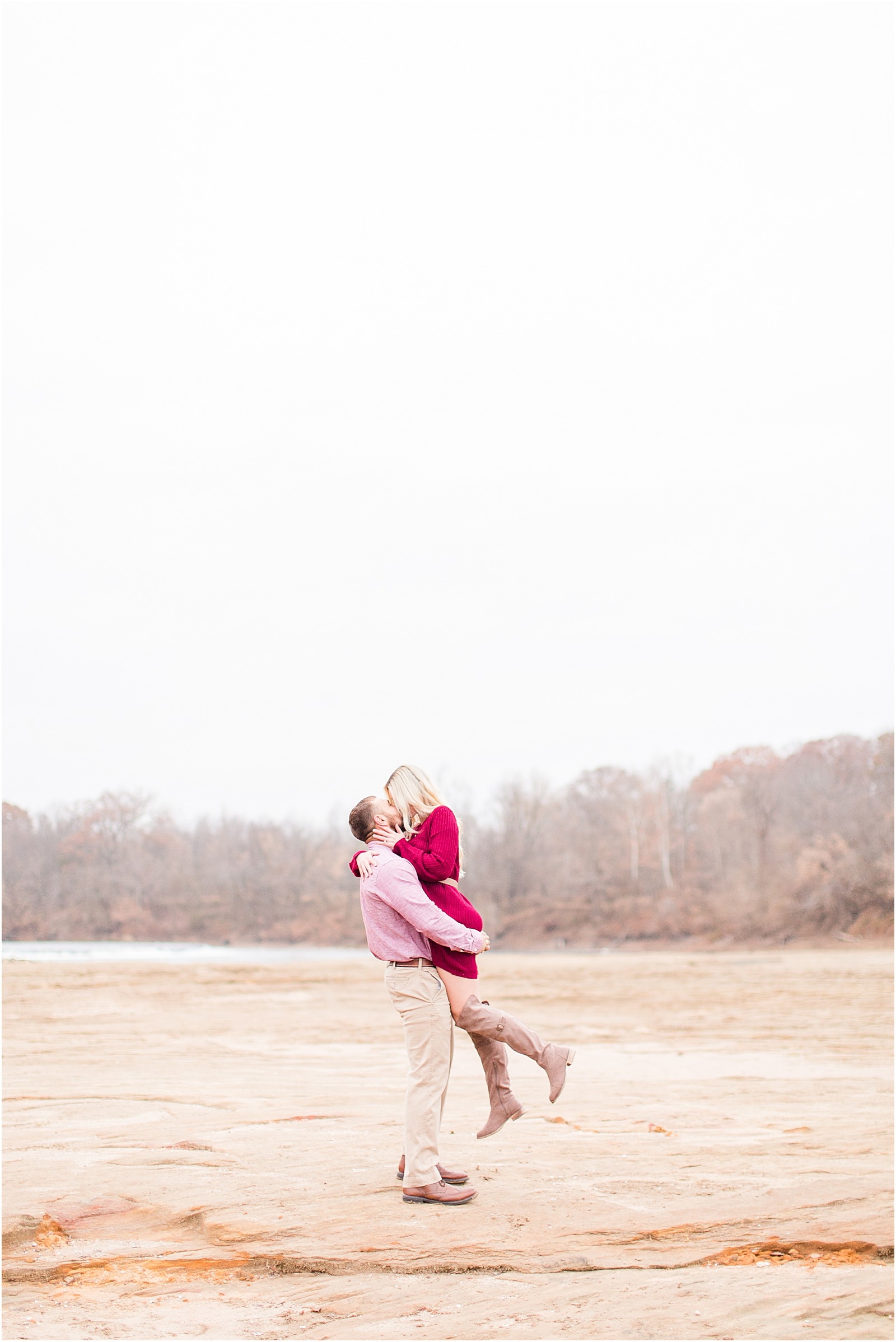 An sweet and snuggly fall anniversary session in Loogootee, Indiana. | #anniversarysession #fallsession #southernindianawedding | 025.jpg