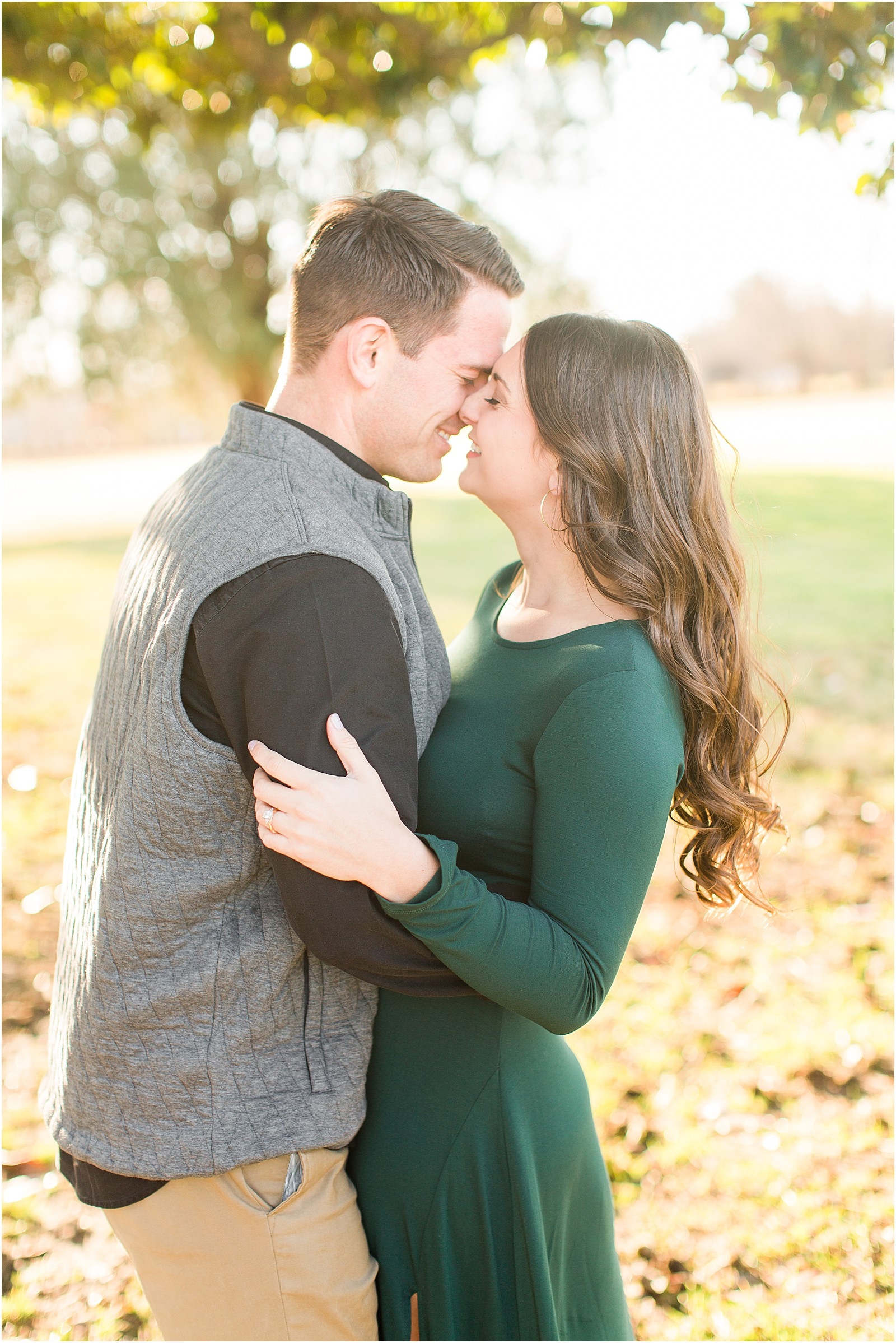 Kaley and Devon's fall Evansville Indiana engagement session. | #fallengagementsession #evansvilleindiana #evansvilleindianawedding | 0004.jpg
