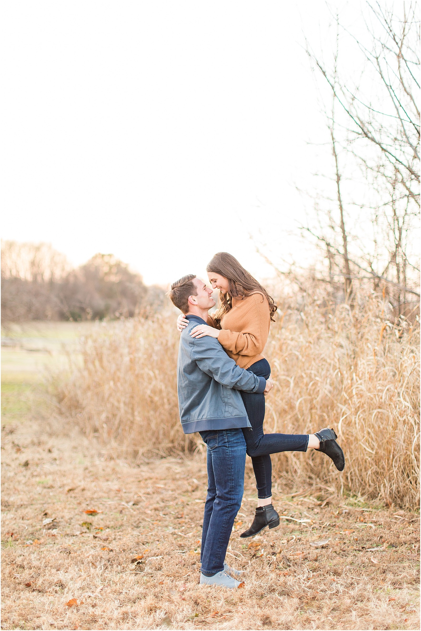 Kaley and Devon's fall Evansville Indiana engagement session. | #fallengagementsession #evansvilleindiana #evansvilleindianawedding | 0047.jpg