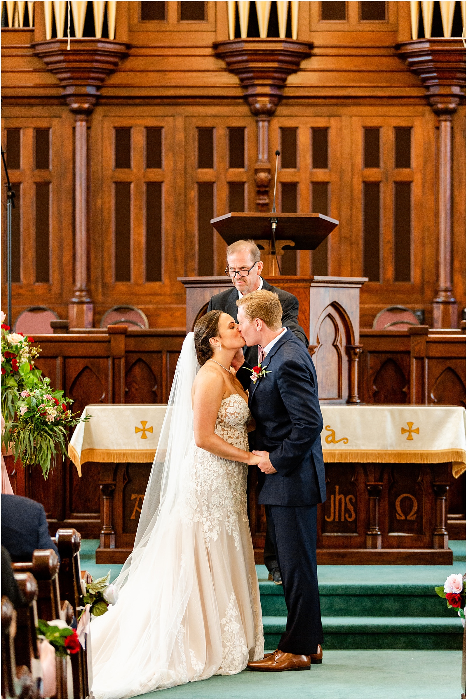 Deidra and Andrew | A Huntingburgh Indiana Wedding Bret and Brandie | Evansville Photographers | @bretandbrandie-0112.jpg