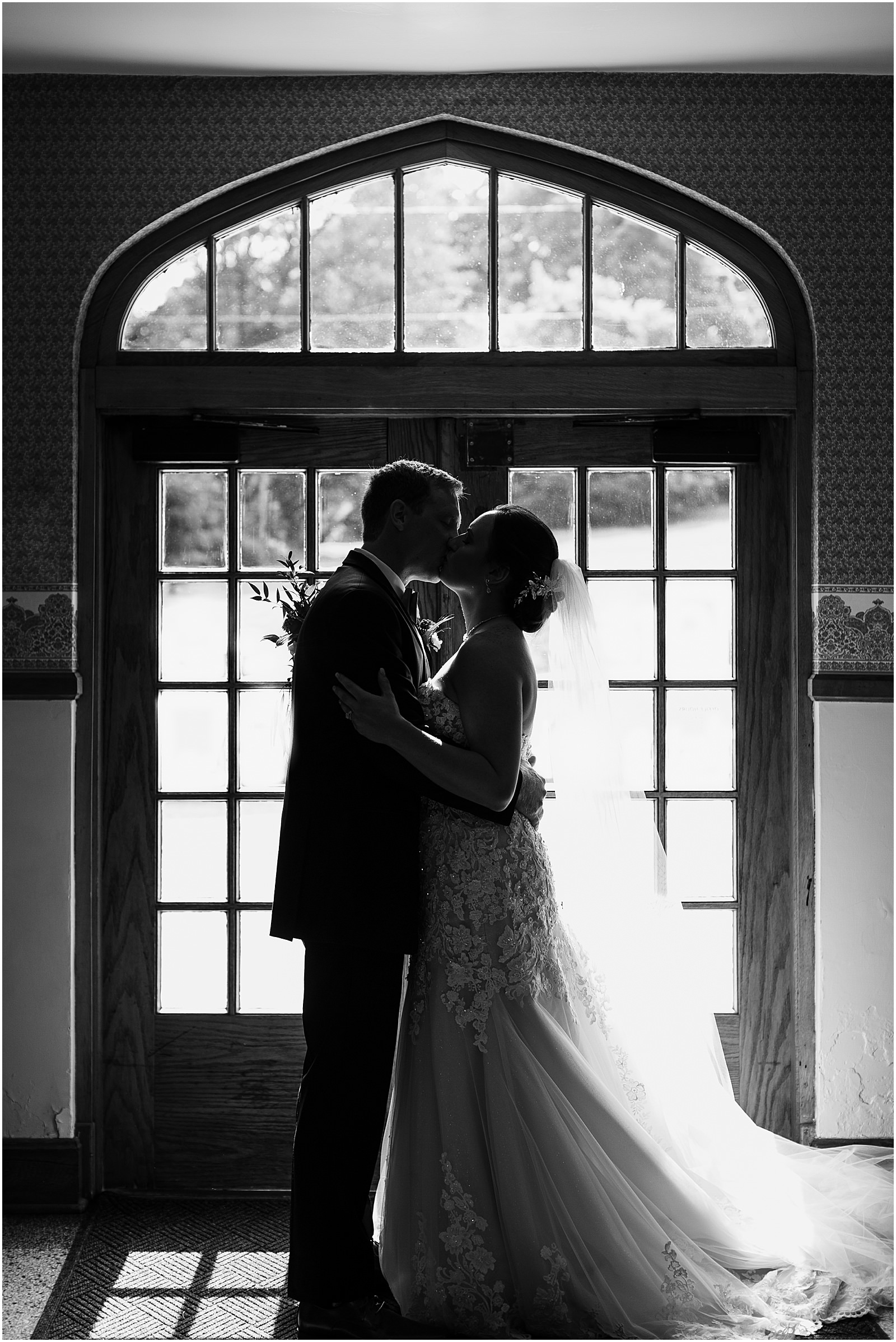 Deidra and Andrew | A Huntingburgh Indiana Wedding Bret and Brandie | Evansville Photographers | @bretandbrandie-0117.jpg