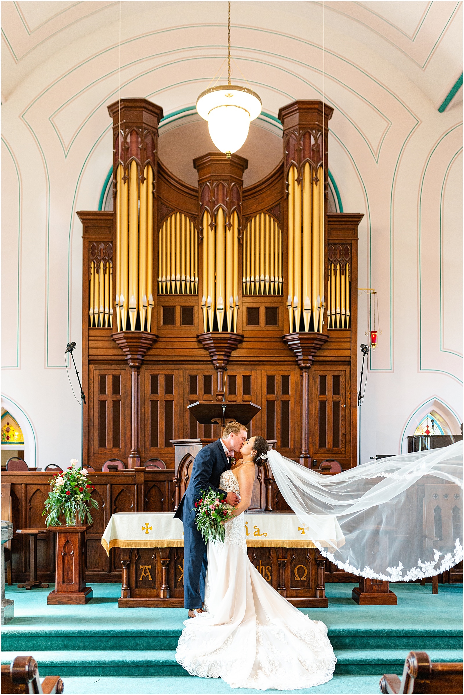 Deidra and Andrew | A Huntingburgh Indiana Wedding Bret and Brandie | Evansville Photographers | @bretandbrandie-0120.jpg