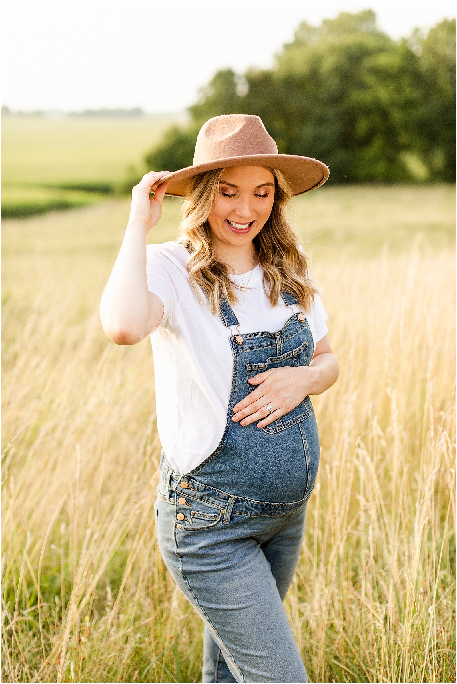 Kaitlyn and Andrew's Maternity SessionBret and Brandie | Evansville Photographers | @bretandbrandie-0008.jpg