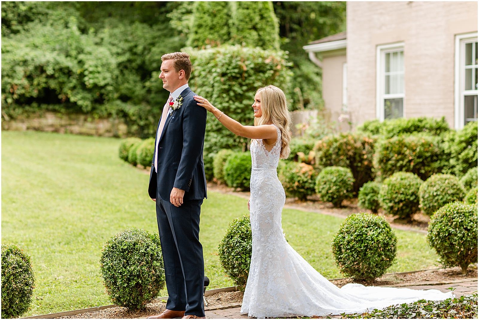 An Evansville Country Club Wedding | Madison and Christiaan | Bret and Brandie | Evansville Photographers | @bretandbrandie-0082.jpg