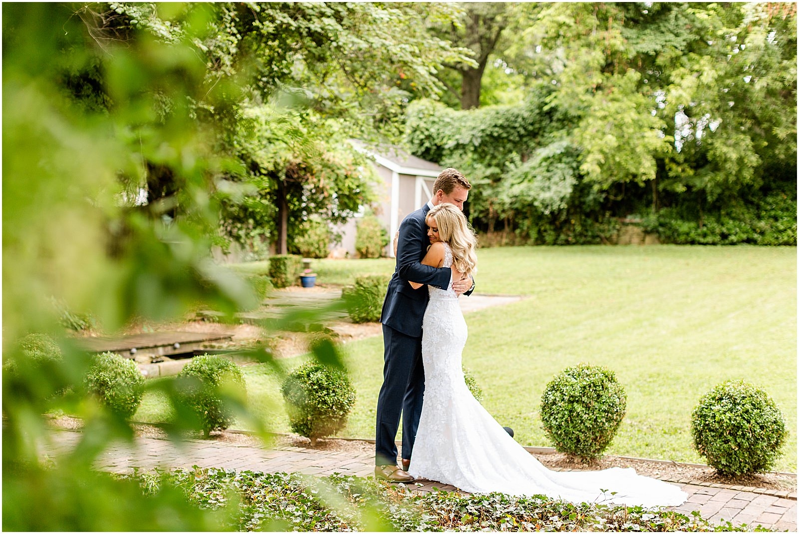 An Evansville Country Club Wedding | Madison and Christiaan | Bret and Brandie | Evansville Photographers | @bretandbrandie-0088.jpg
