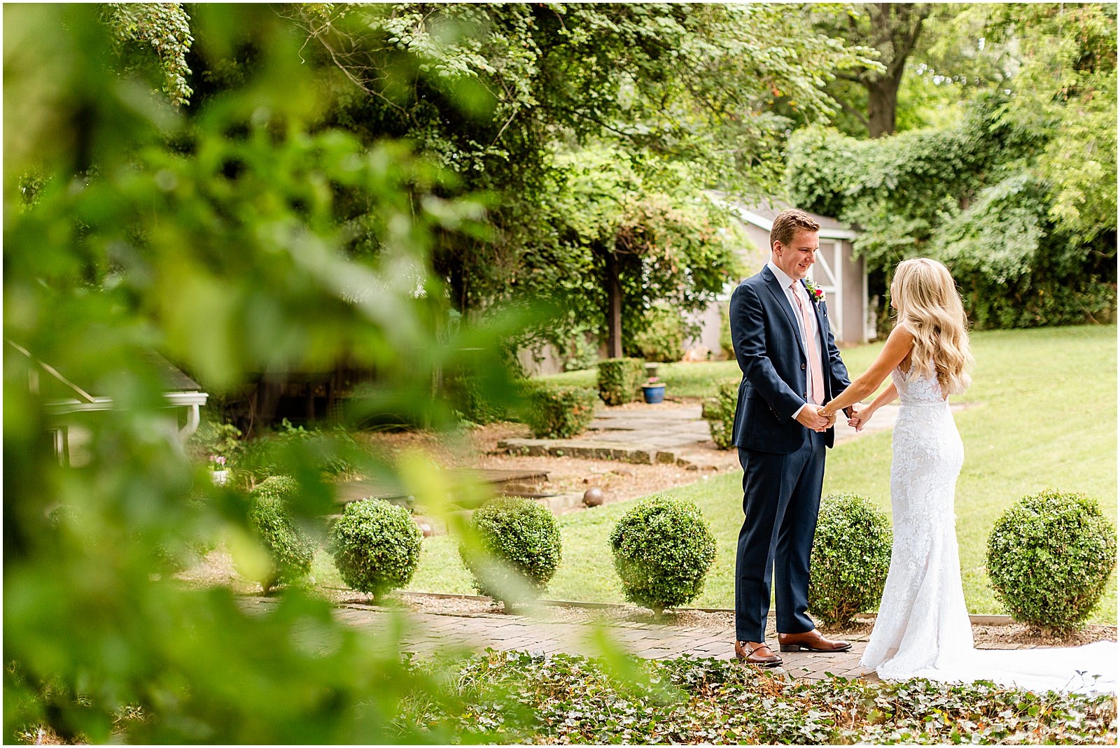 An Evansville Country Club Wedding | Madison and Christiaan | Bret and Brandie | Evansville Photographers | @bretandbrandie-0090.jpg