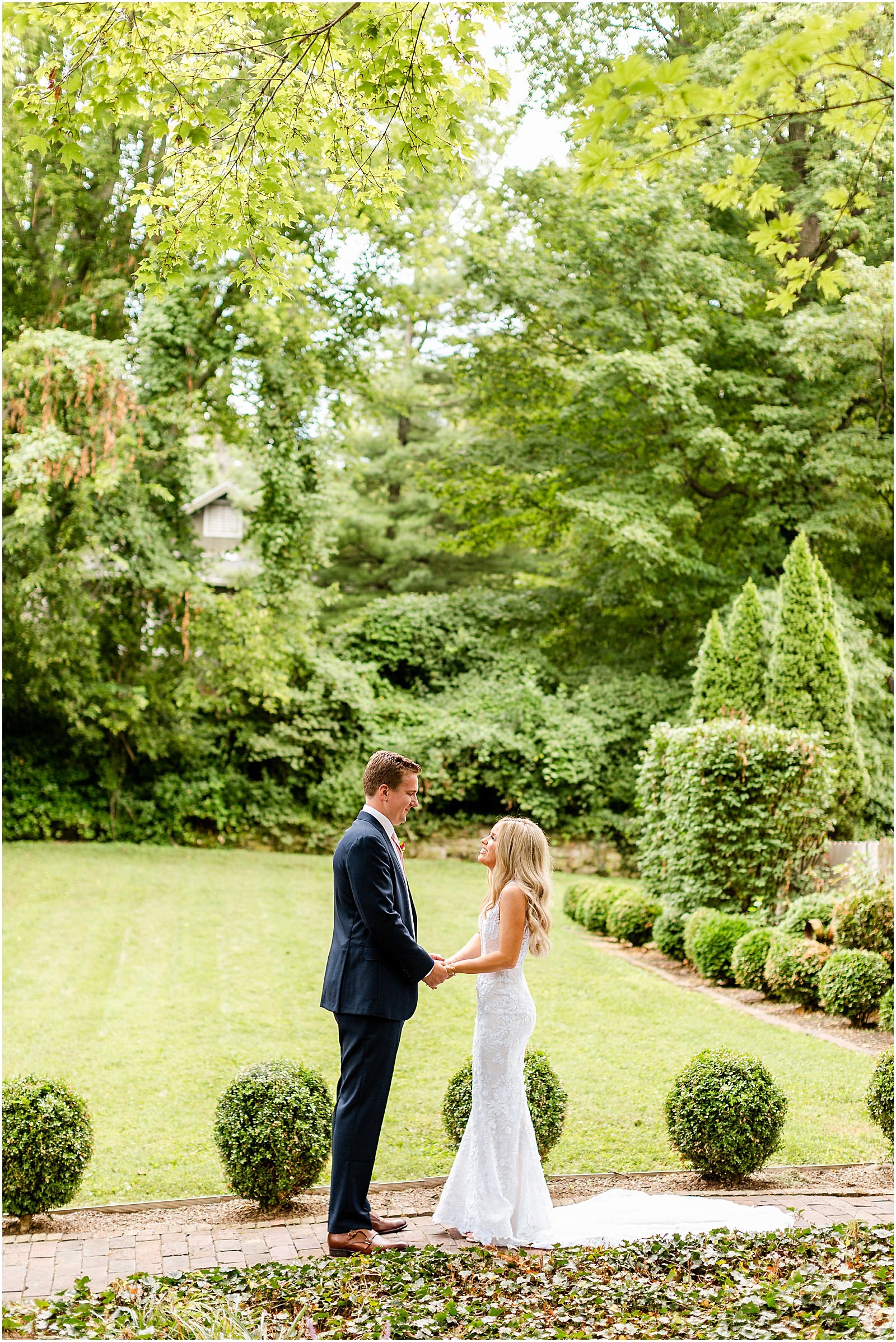 An Evansville Country Club Wedding | Madison and Christiaan | Bret and Brandie | Evansville Photographers | @bretandbrandie-0091.jpg