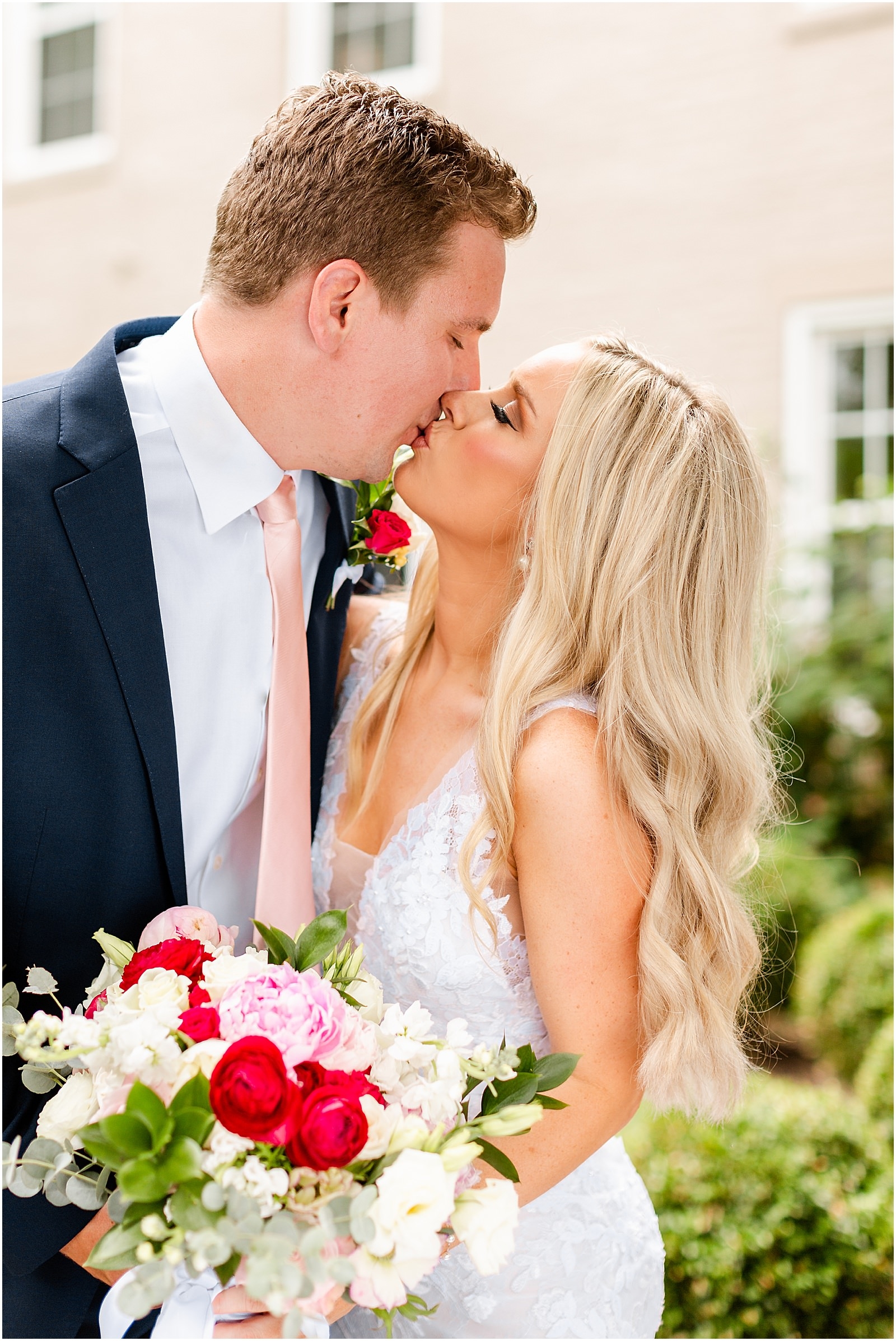 An Evansville Country Club Wedding | Madison and Christiaan | Bret and Brandie | Evansville Photographers | @bretandbrandie-0097.jpg