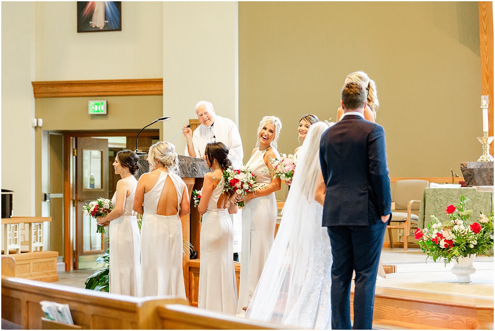 An Evansville Country Club Wedding | Madison and Christiaan | Bret and Brandie | Evansville Photographers | @bretandbrandie-0125.jpg