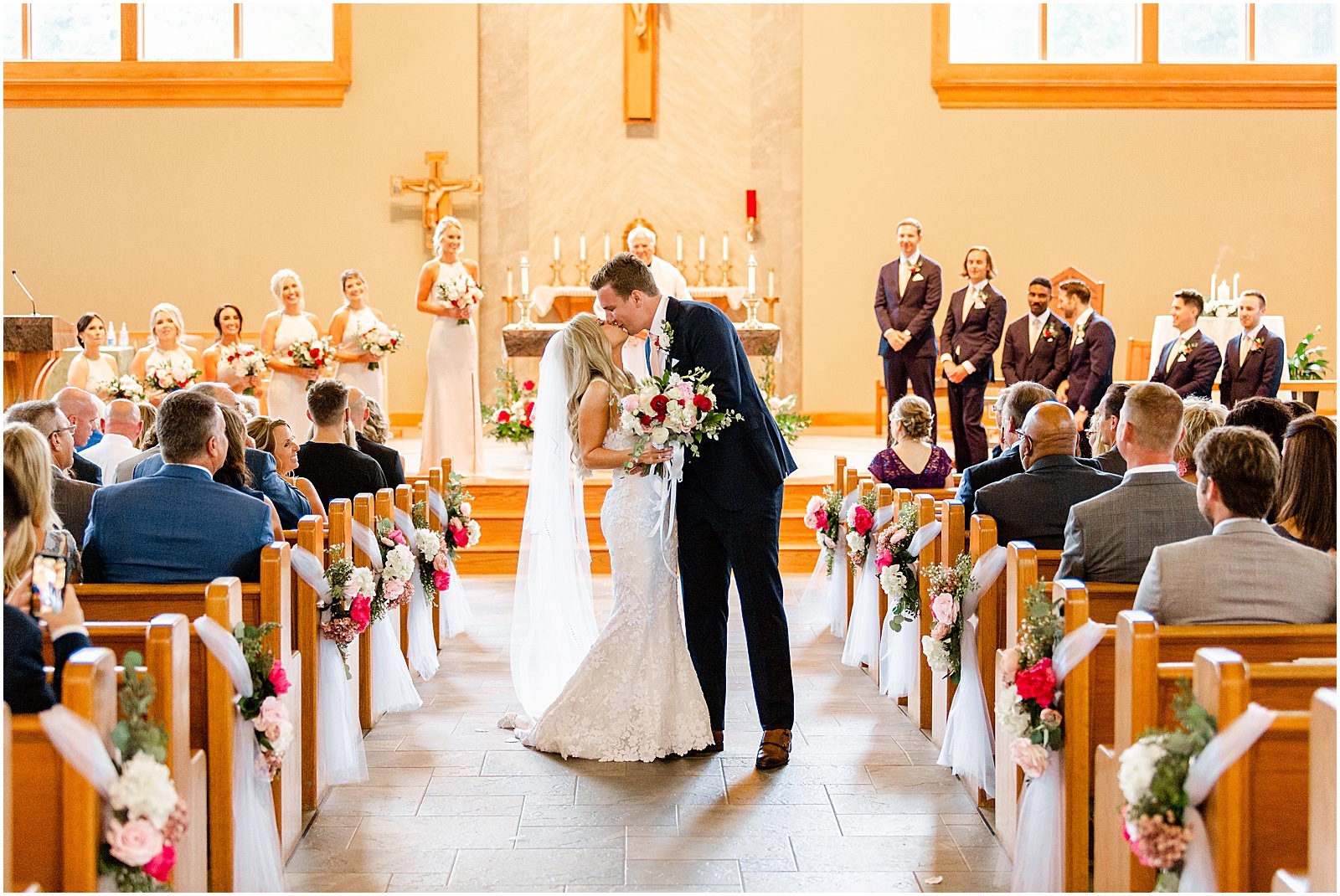 An Evansville Country Club Wedding | Madison and Christiaan | Bret and Brandie | Evansville Photographers | @bretandbrandie-0130.jpg