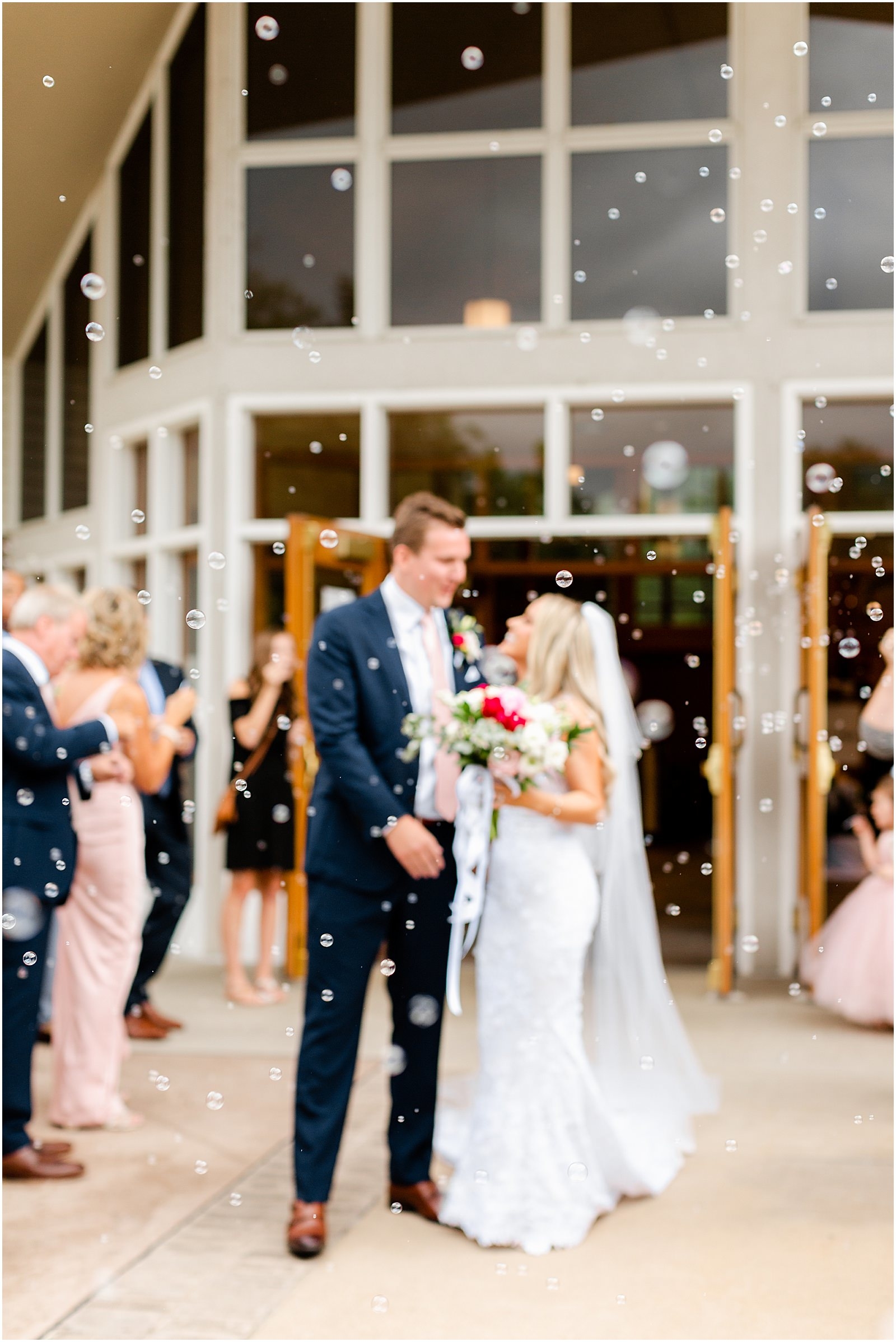 An Evansville Country Club Wedding | Madison and Christiaan | Bret and Brandie | Evansville Photographers | @bretandbrandie-0134.jpg