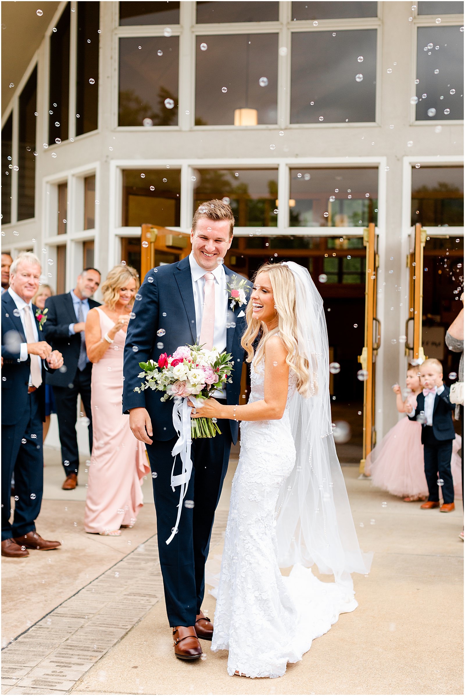An Evansville Country Club Wedding | Madison and Christiaan | Bret and Brandie | Evansville Photographers | @bretandbrandie-0135.jpg