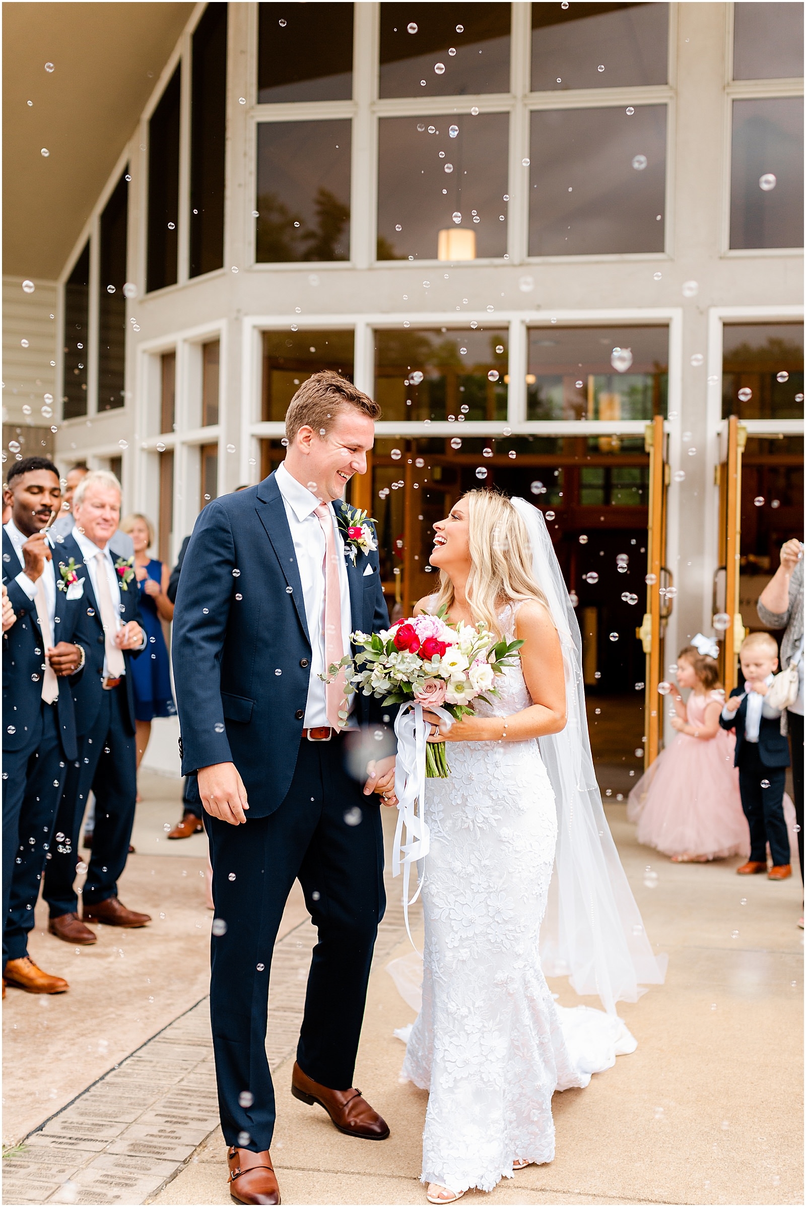 An Evansville Country Club Wedding | Madison and Christiaan | Bret and Brandie | Evansville Photographers | @bretandbrandie-0136.jpg