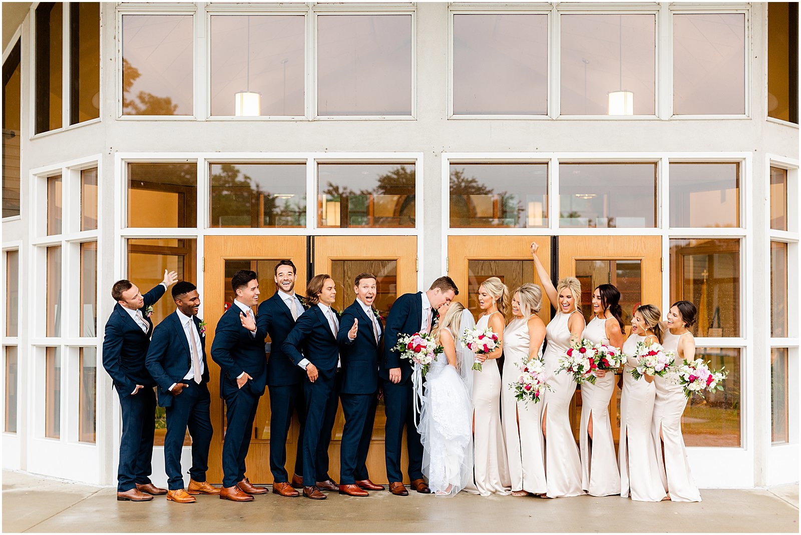 An Evansville Country Club Wedding | Madison and Christiaan | Bret and Brandie | Evansville Photographers | @bretandbrandie-0151.jpg