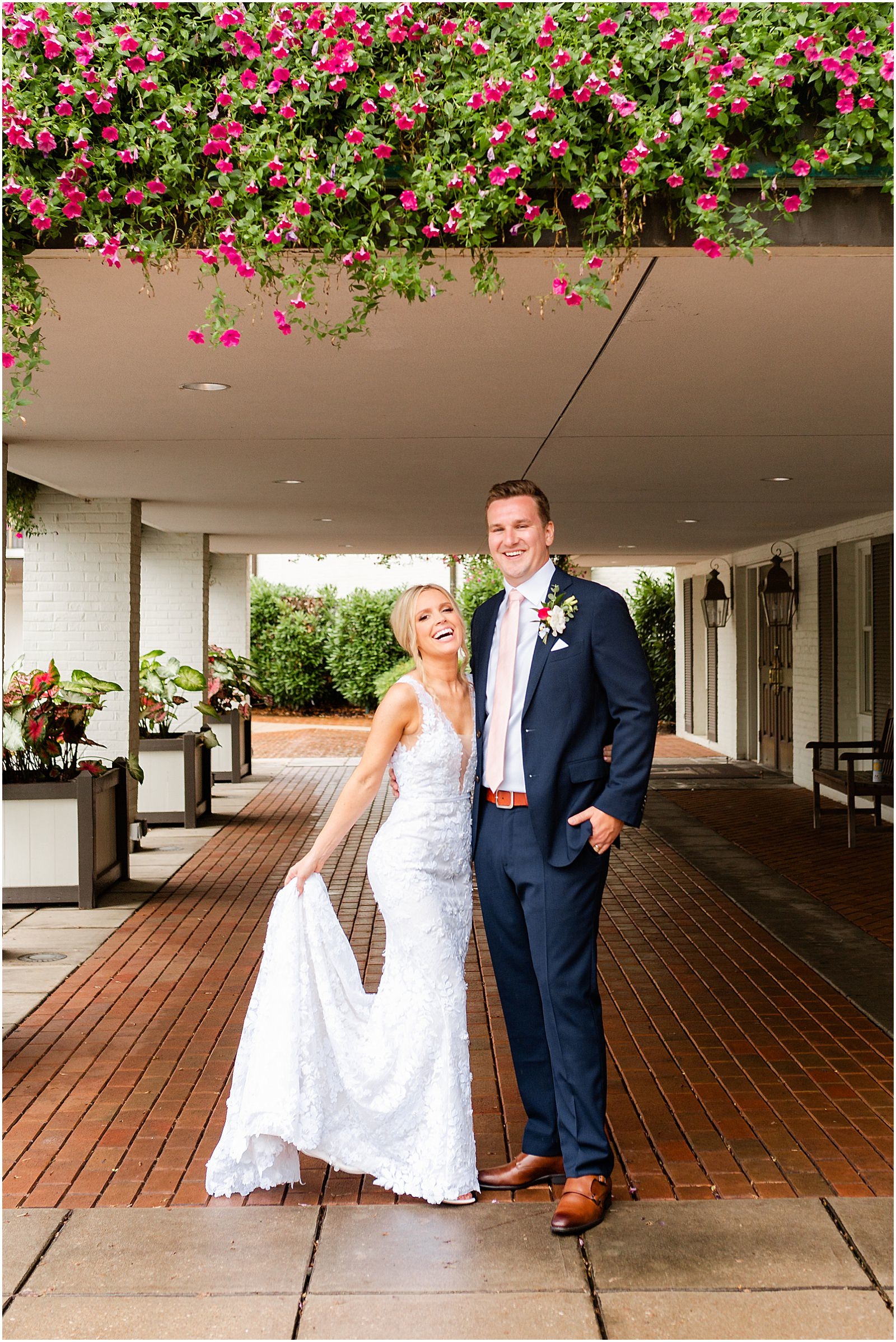 An Evansville Country Club Wedding | Madison and Christiaan | Bret and Brandie | Evansville Photographers | @bretandbrandie-0165.jpg