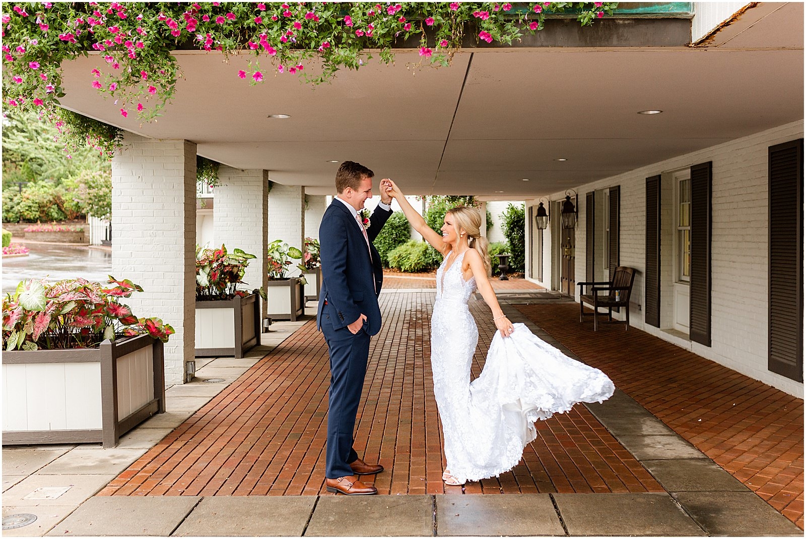 An Evansville Country Club Wedding | Madison and Christiaan | Bret and Brandie | Evansville Photographers | @bretandbrandie-0167.jpg