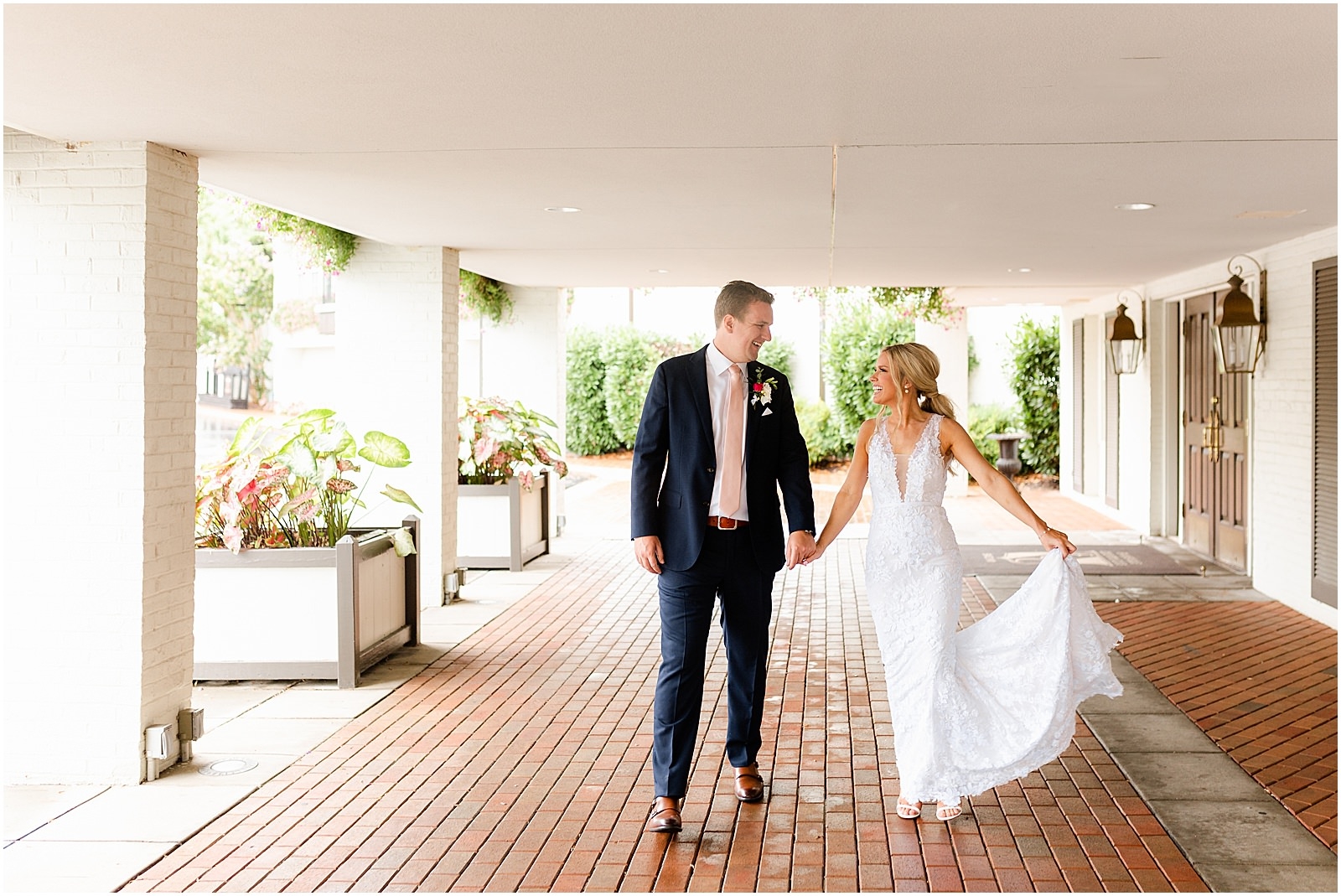 An Evansville Country Club Wedding | Madison and Christiaan | Bret and Brandie | Evansville Photographers | @bretandbrandie-0168.jpg