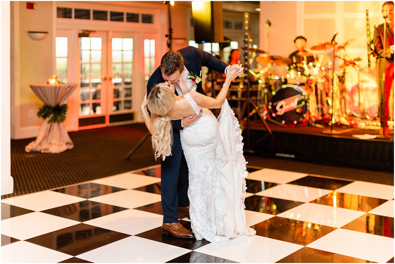 An Evansville Country Club Wedding | Madison and Christiaan | Bret and Brandie | Evansville Photographers | @bretandbrandie-0186.jpg