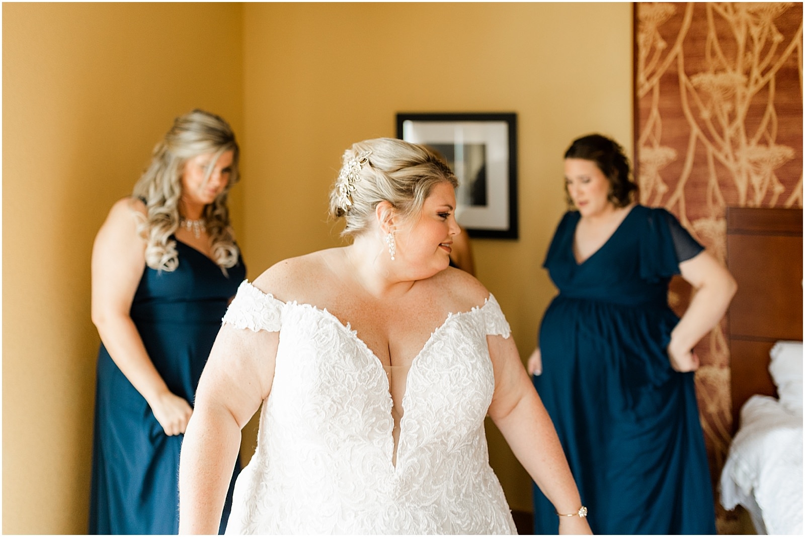 Brittany and Neil's Wedding at Neu Chapel Bret and Brandie | Evansville Photographers | @bretandbrandie-0020.jpg