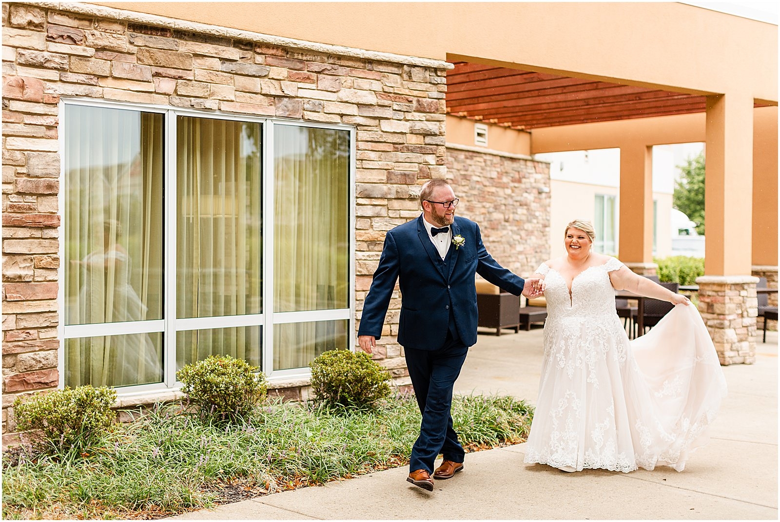 Brittany and Neil's Wedding at Neu Chapel Bret and Brandie | Evansville Photographers | @bretandbrandie-0048.jpg