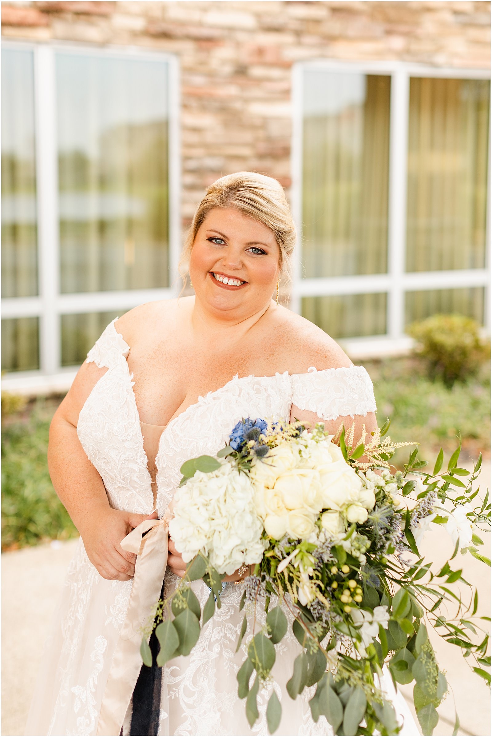 Brittany and Neil's Wedding at Neu Chapel Bret and Brandie | Evansville Photographers | @bretandbrandie-0054.jpg
