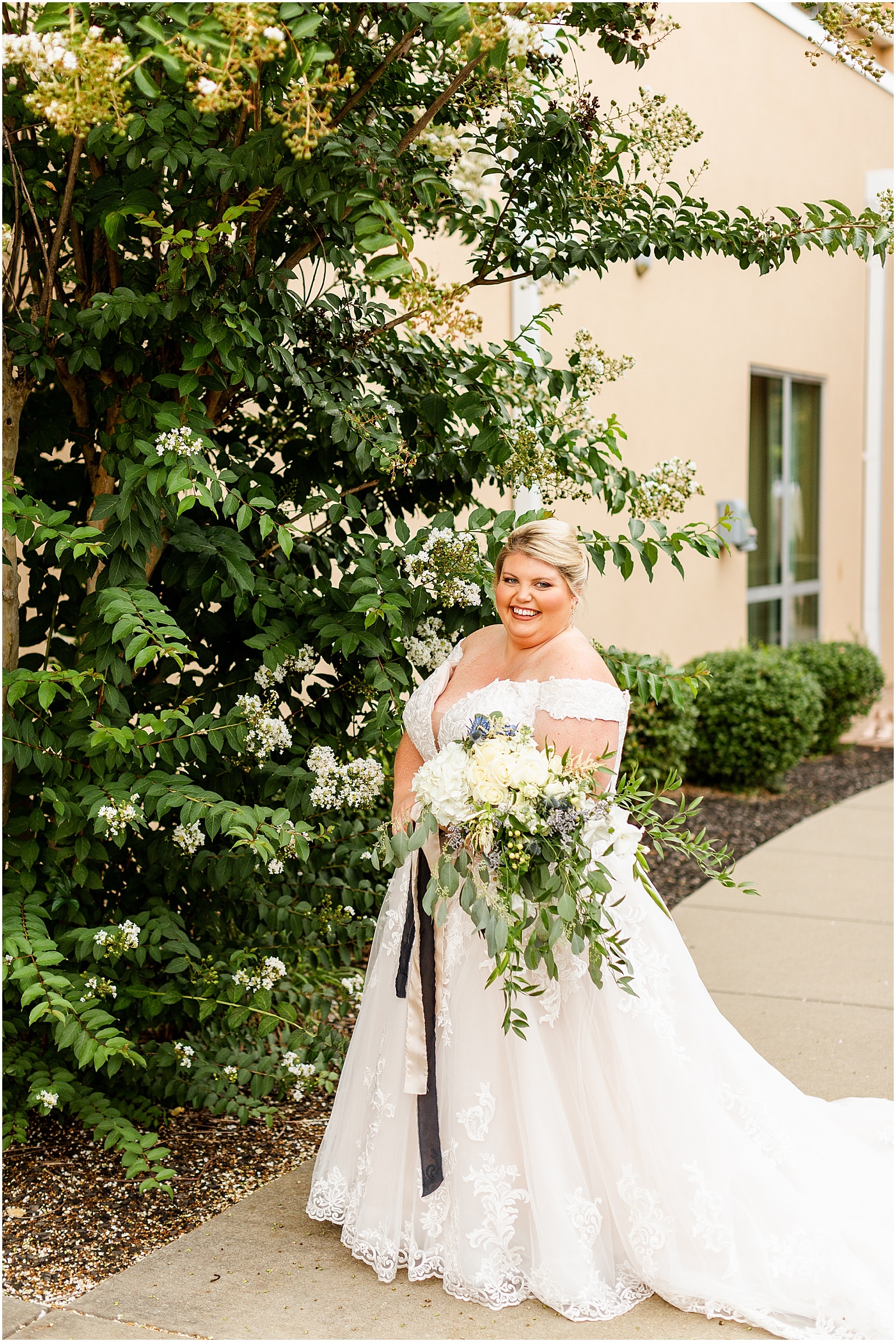 Brittany and Neil's Wedding at Neu Chapel Bret and Brandie | Evansville Photographers | @bretandbrandie-0062.jpg