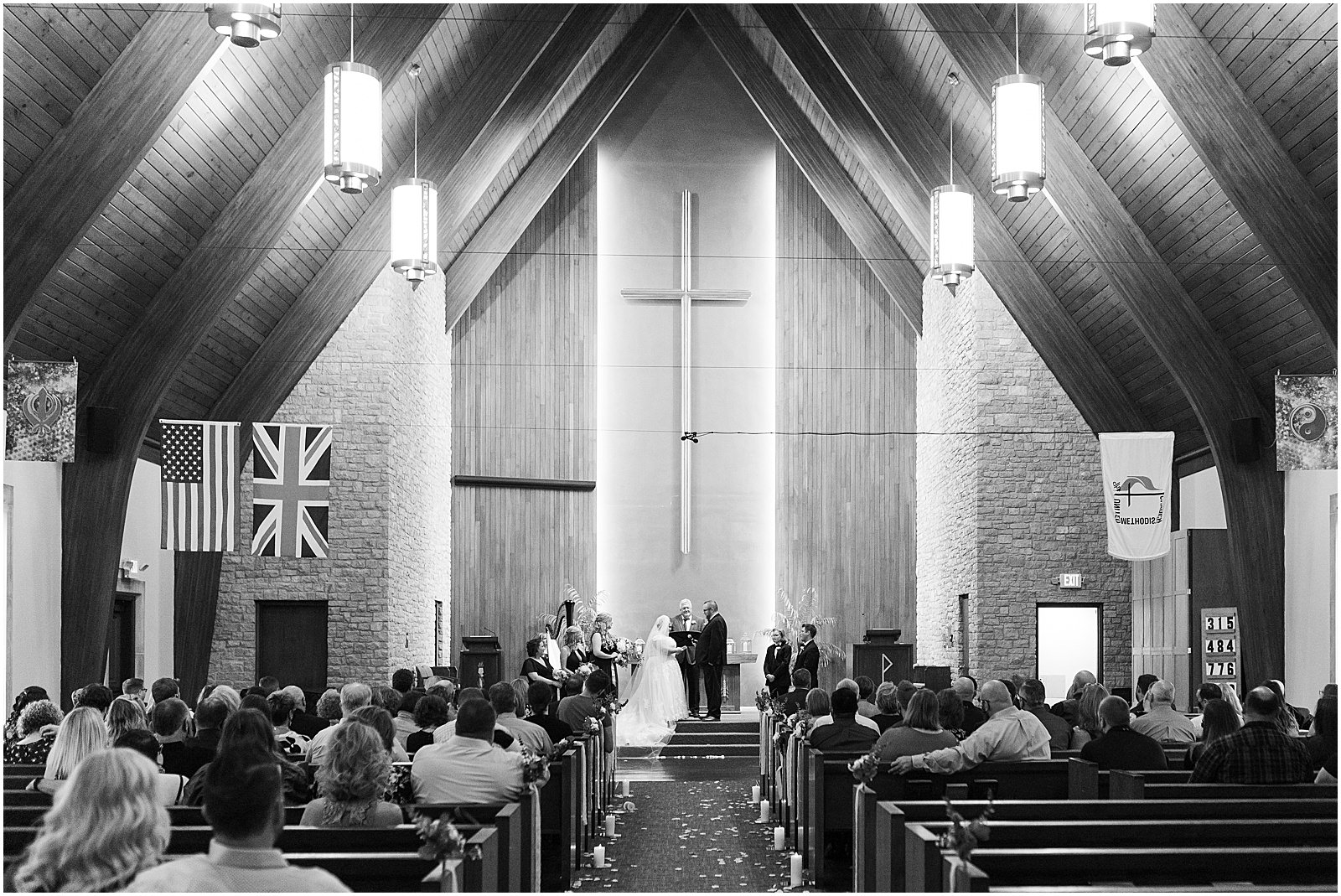 Brittany and Neil's Wedding at Neu Chapel Bret and Brandie | Evansville Photographers | @bretandbrandie-0087.jpg