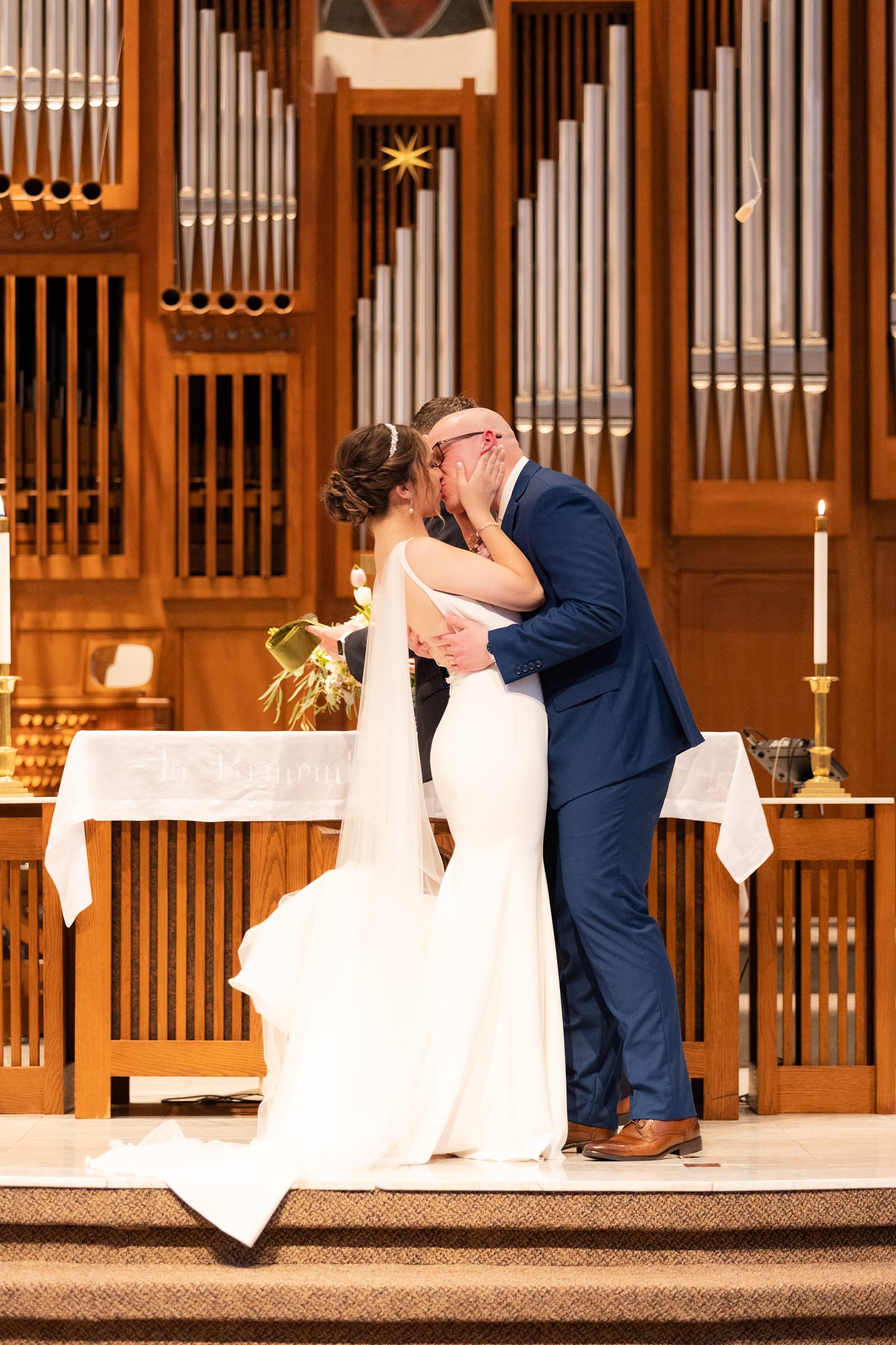 A Beautiful Spring Bauerhaus Wedding | Bret and Brandie Evansville Wedding Photographers218.jpg